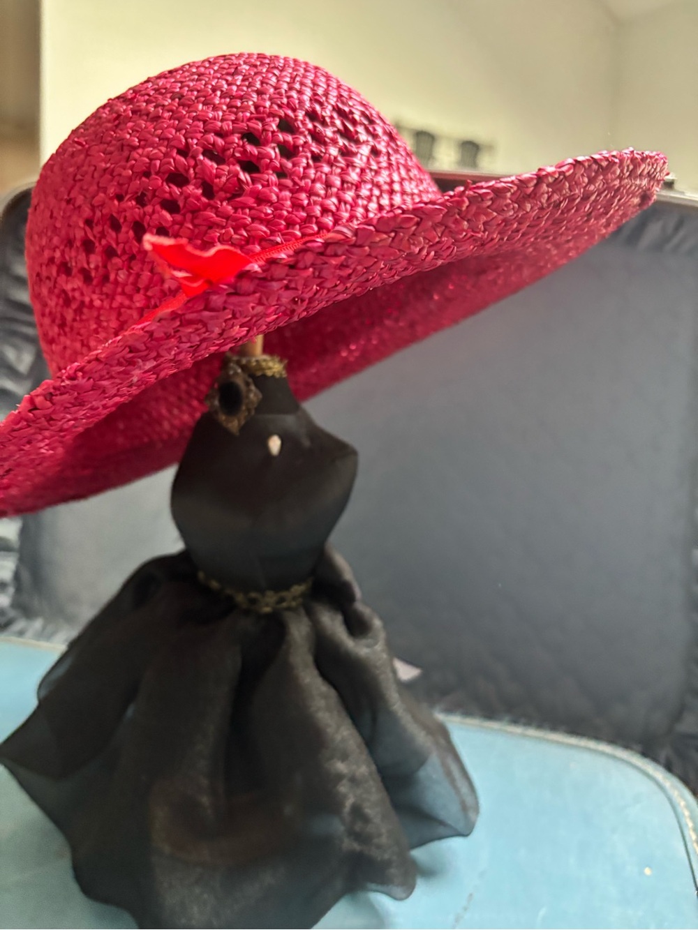 VTG 1960s Straw Sun Hat with Ribbon Bow - Bright Fuchsia - Picture 5 of 6